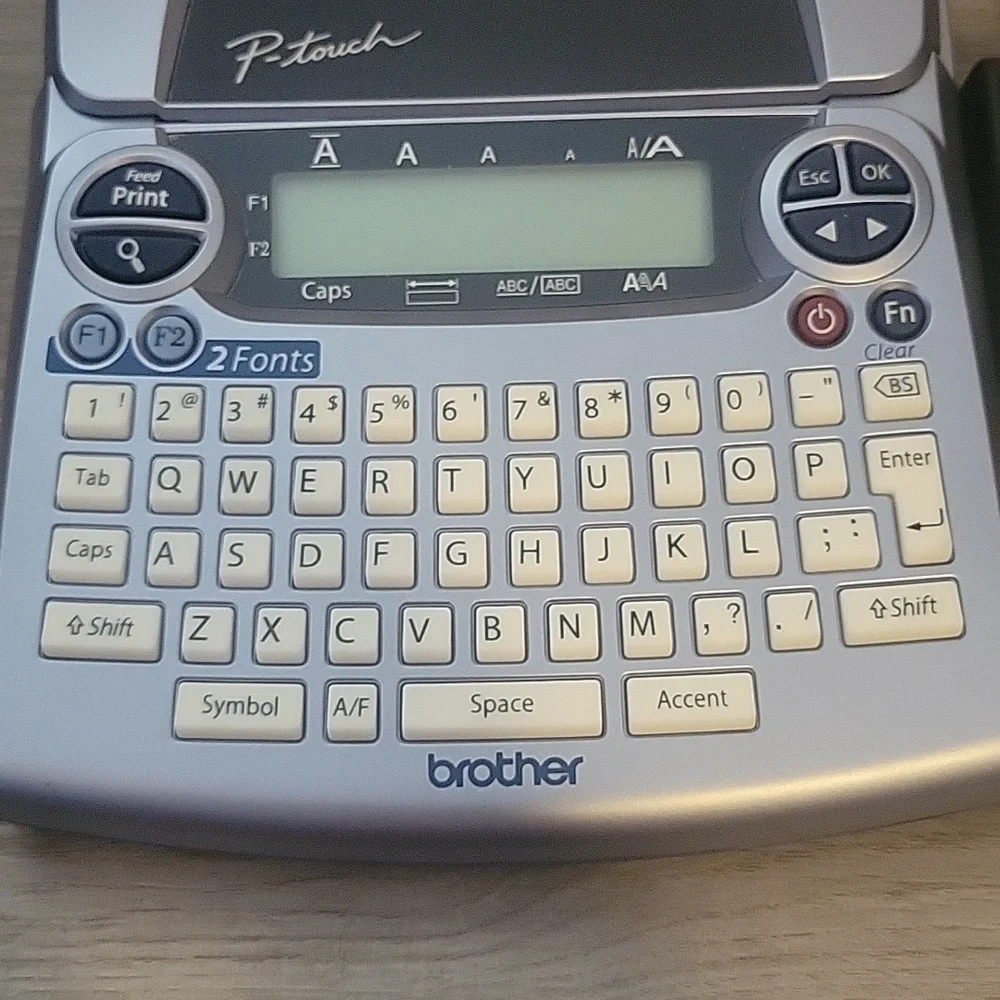 Brother PT-1880 Label Maker